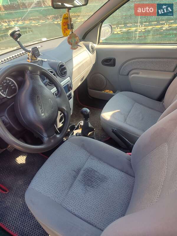 Седан Dacia Logan 2006 в Каменке-Бугской