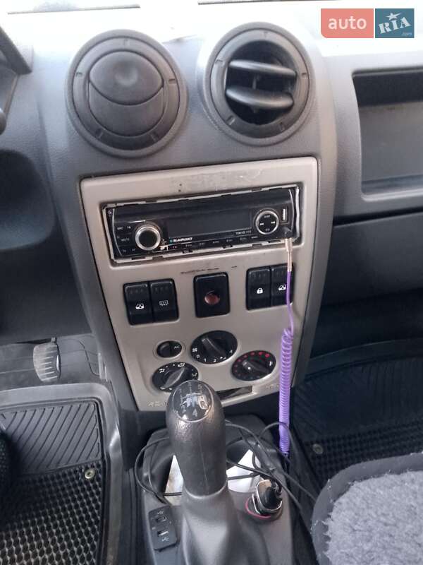 Седан Dacia Logan 2010 в Ивано-Франковске