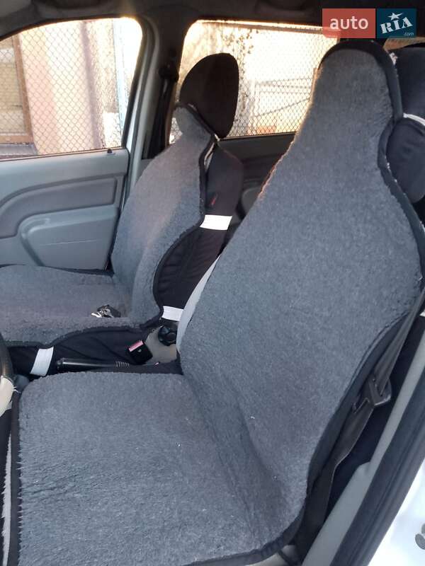 Седан Dacia Logan 2010 в Ивано-Франковске