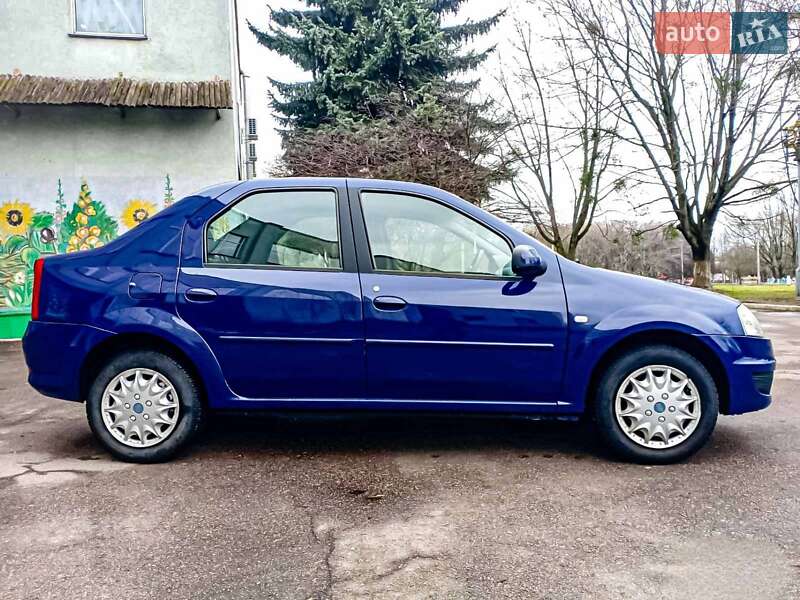 Седан Dacia Logan 2009 в Рівному