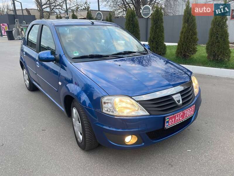 Седан Dacia Logan 2010 в Харькове
