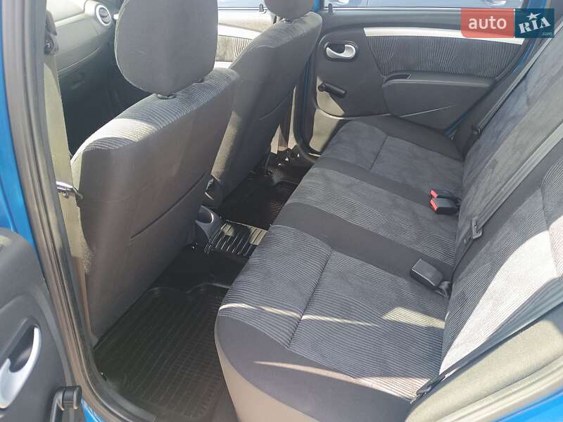 Седан Dacia Logan 2010 в Харькове