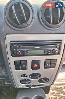 Седан Dacia Logan 2009 в 