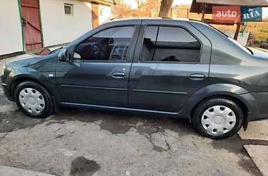 Седан Dacia Logan 2010 в 