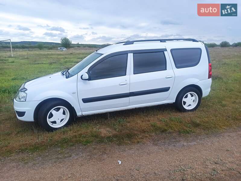 Седан Dacia Logan 2009 в Черкасах