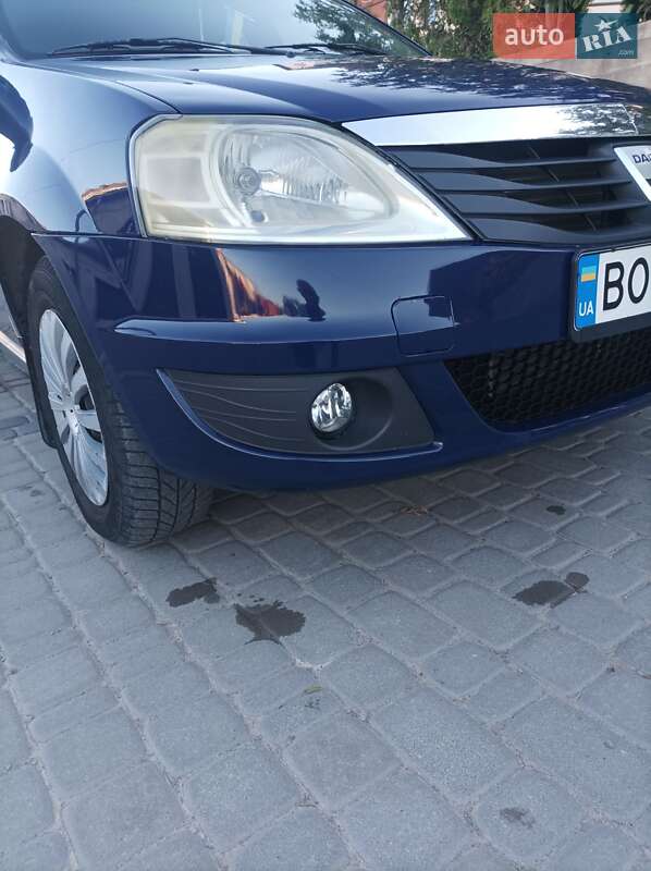 Седан Dacia Logan 2009 в Чорткові