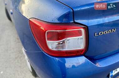 Седан Dacia Logan 2013 в 