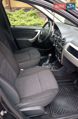 Седан Dacia Logan 2008 в 