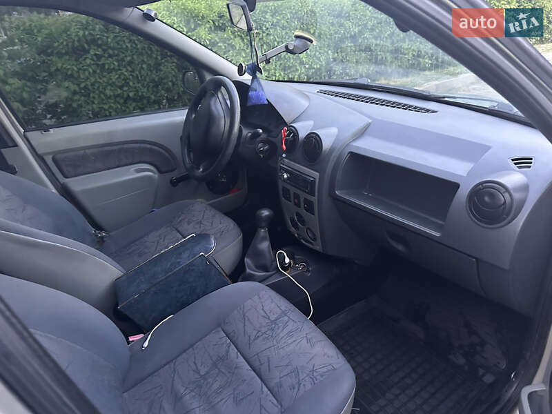 Седан Dacia Logan 2006 в Черновцах фото 7 Седан Dacia Logan 2006 в Черновцах