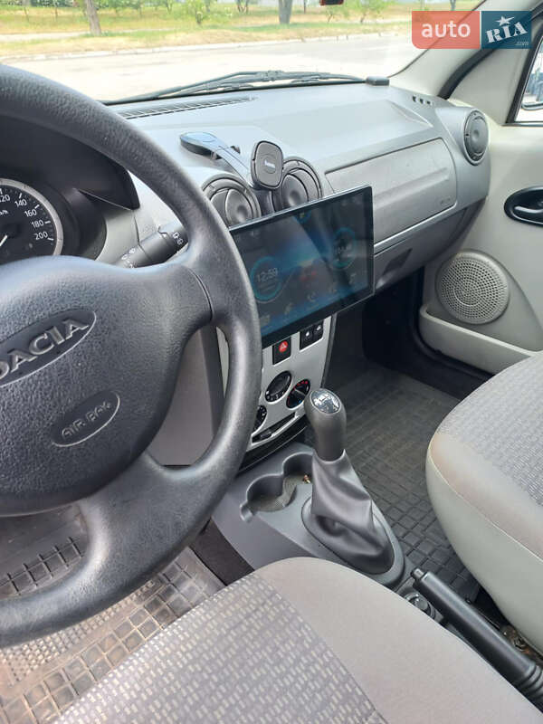 Седан Dacia Logan 2008 в Каменском