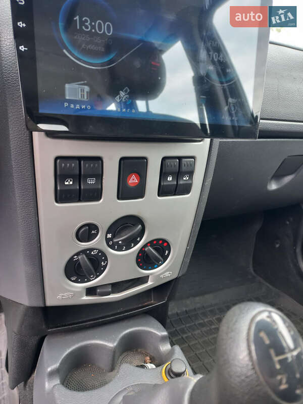 Седан Dacia Logan 2008 в Каменском