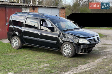 Седан Dacia Logan 2010 в Ромнах