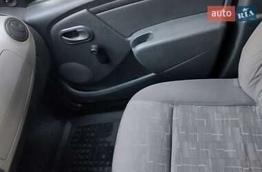 Седан Dacia Logan 2009 в 