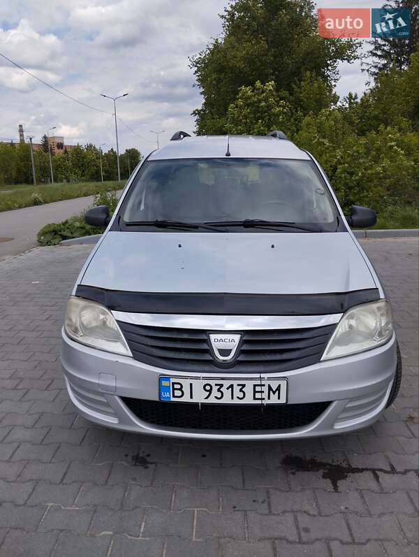 Седан Dacia Logan 2009 в Полтаві