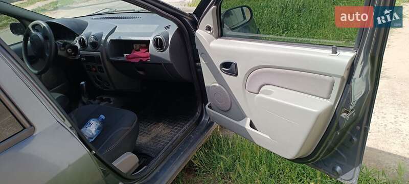 Седан Dacia Logan 2007 в Дніпрі