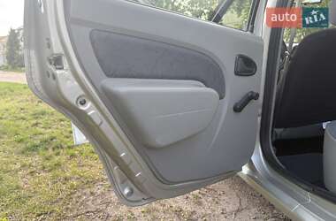 Седан Dacia Logan 2006 в 