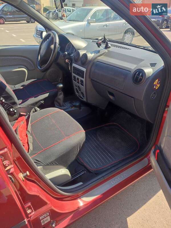 Седан Dacia Logan 2006 в Черновцах