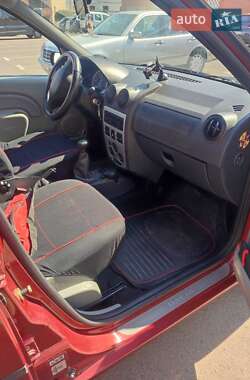 Седан Dacia Logan 2006 в 