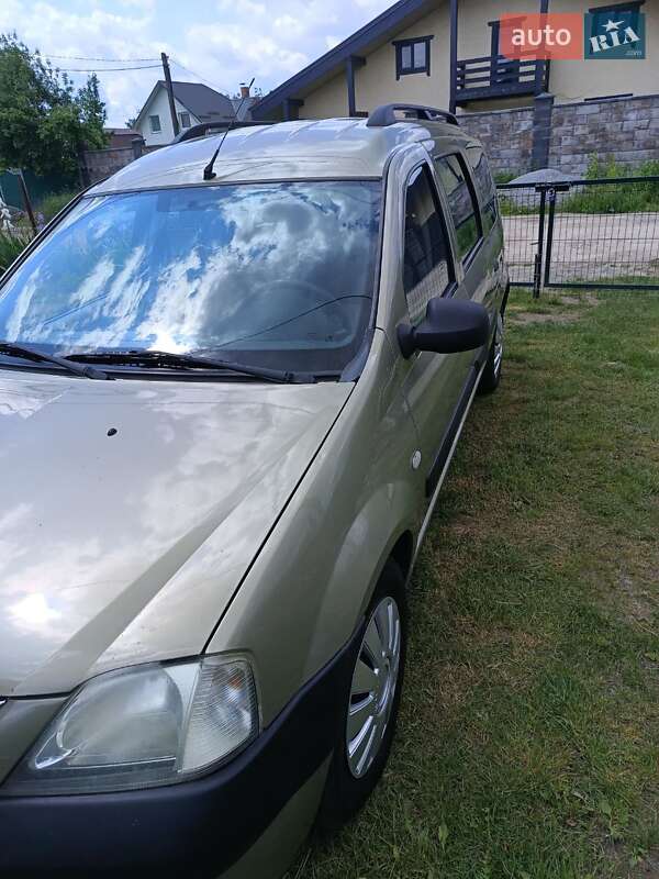 Седан Dacia Logan 2008 в Ровно