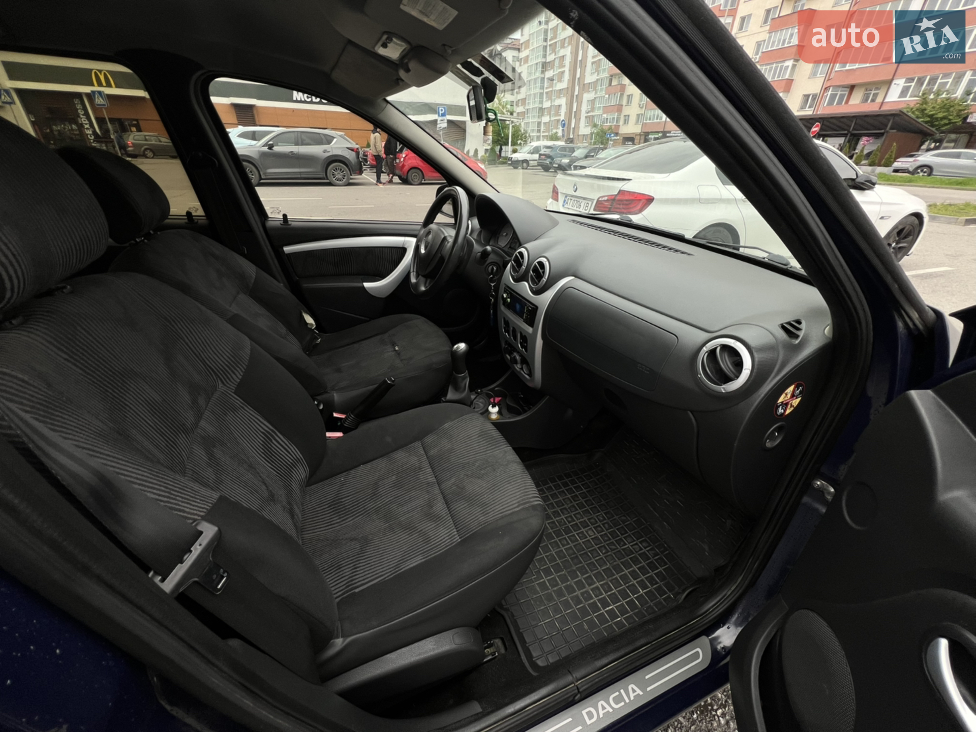 2010 Dacia Logan - мініатюра 12