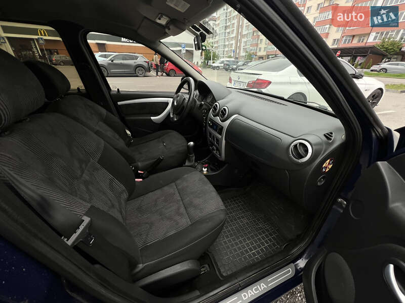 Седан Dacia Logan 2010 в Ивано-Франковске