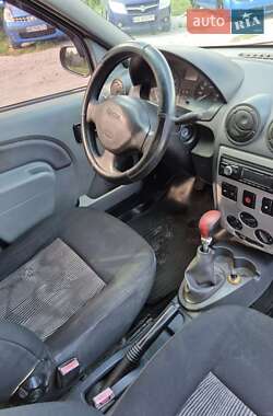 Седан Dacia Logan 2006 в 