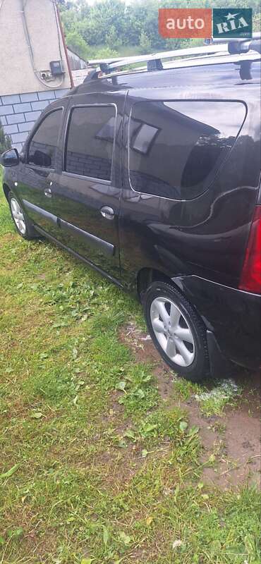 Седан Dacia Logan 2012 в Ужгороді