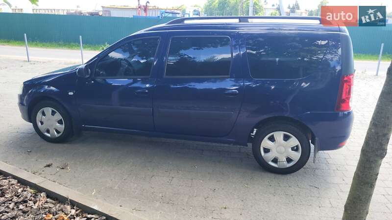 Седан Dacia Logan 2009 в Малехові