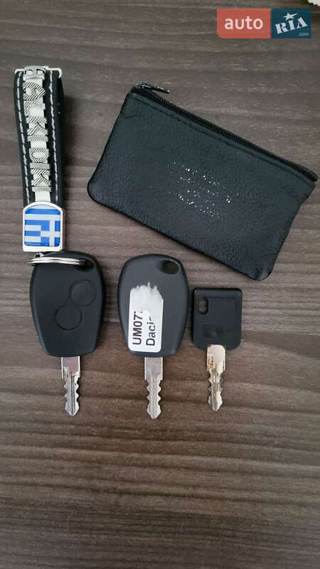 Седан Dacia Logan 2009 в Малехові