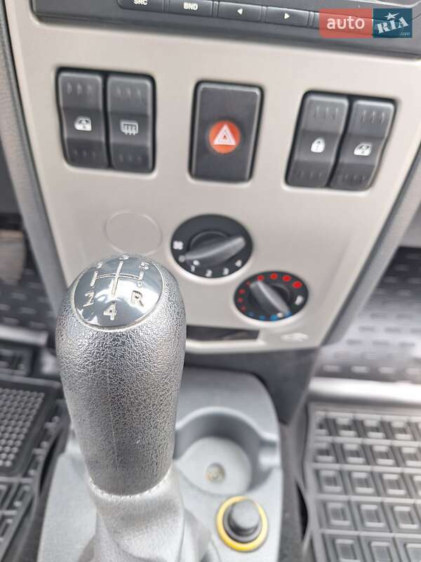 Седан Dacia Logan 2010 в Краматорске