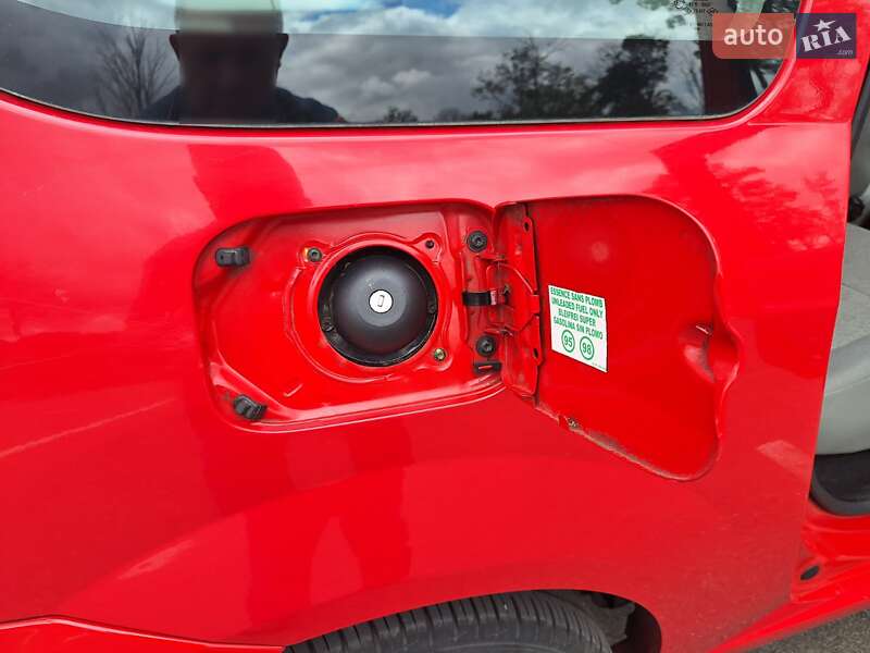 Седан Dacia Logan 2010 в Краматорске