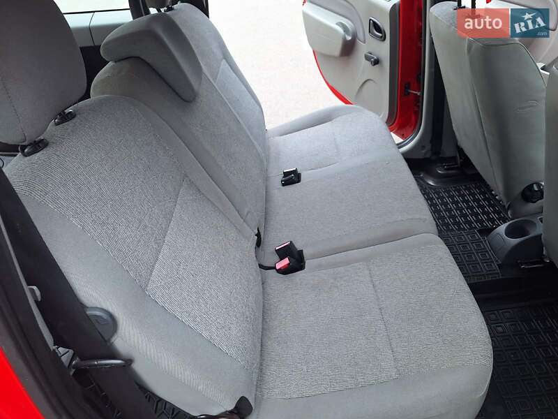 Седан Dacia Logan 2010 в Краматорске
