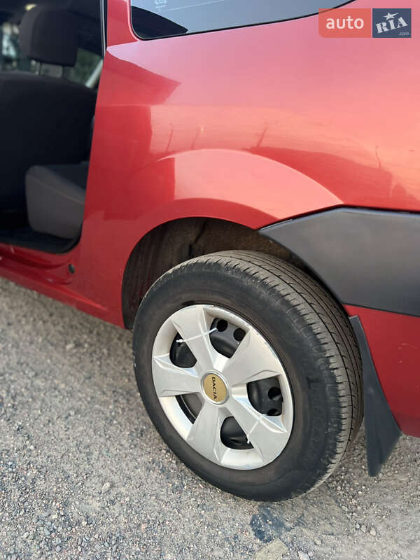 Седан Dacia Logan 2008 в Черкасах