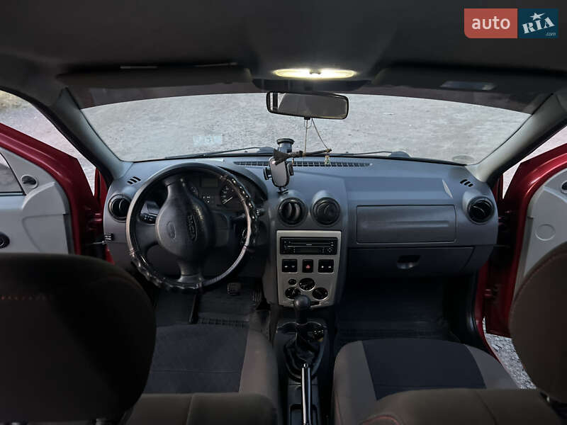 Седан Dacia Logan 2008 в Черкасах