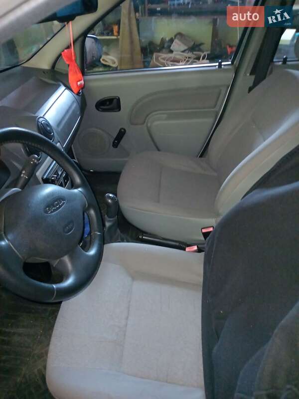 Седан Dacia Logan 2008 в Харькове