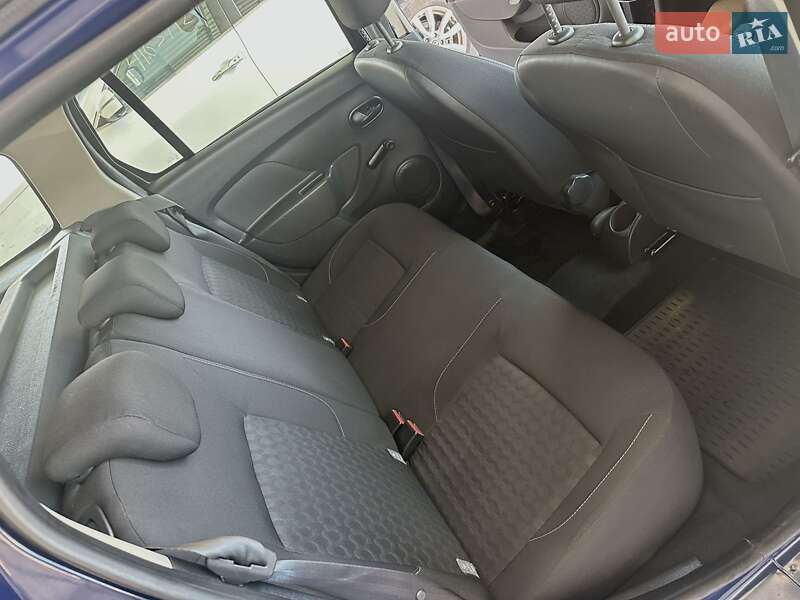 Седан Dacia Logan 2014 в Дніпрі