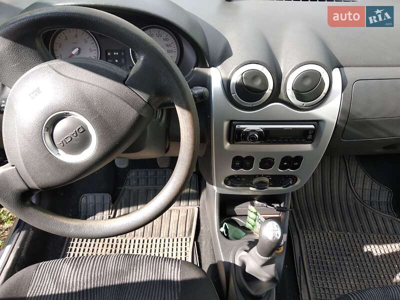 Седан Dacia Logan 2010 в Краматорске