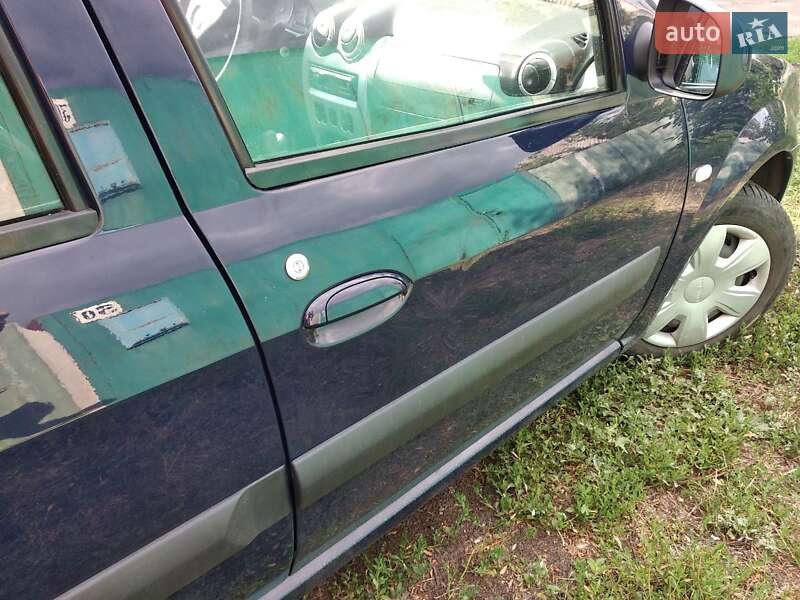 Седан Dacia Logan 2010 в Краматорске
