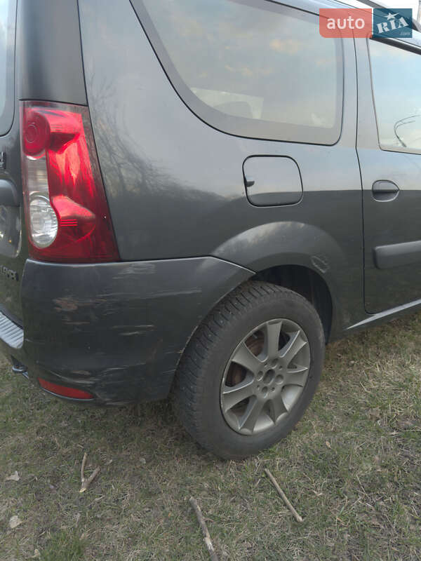 Седан Dacia Logan 2009 в Киеве
