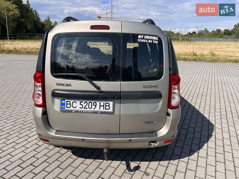 Седан Dacia Logan 2011 в Львове