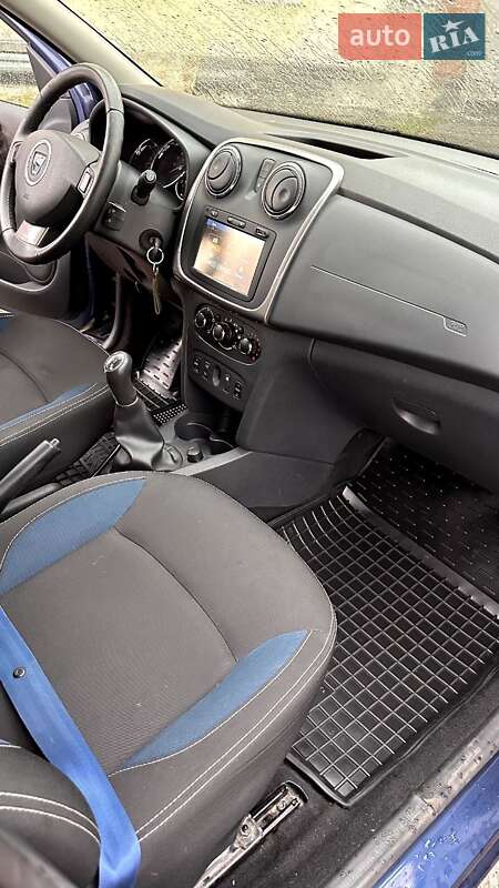 Седан Dacia Logan 2015 в Полтаві