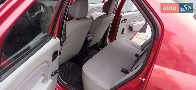 Седан Dacia Logan 2008 в Львове