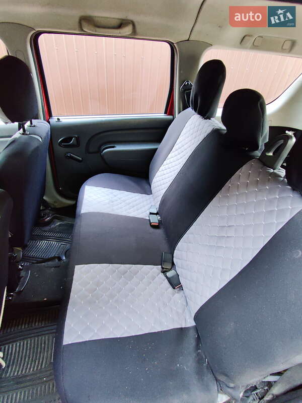 Седан Dacia Logan 2009 в Днепре