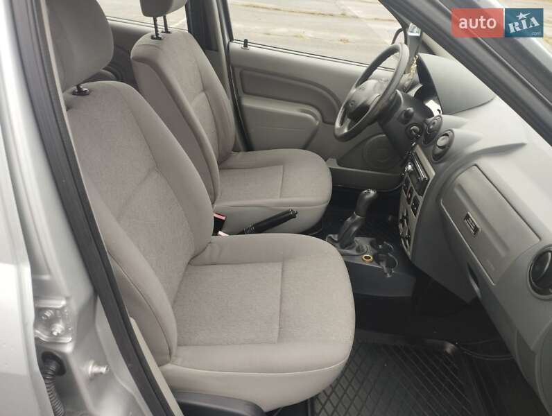 Седан Dacia Logan 2008 в Виннице