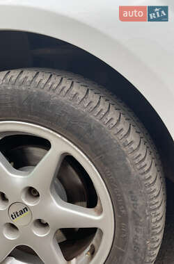 Седан Dacia Logan 2009 в Кривом Роге