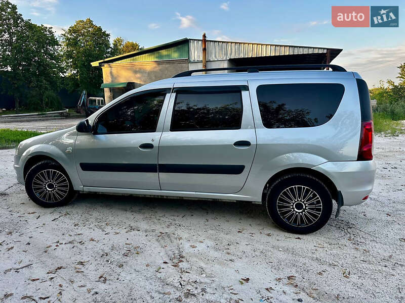 Седан Dacia Logan 2012 в Краснограде