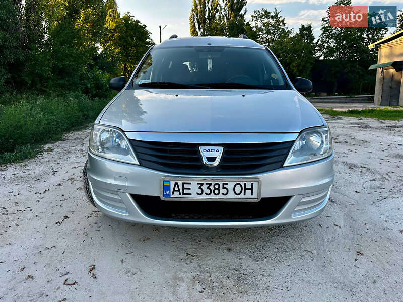 Седан Dacia Logan 2012 в Краснограде