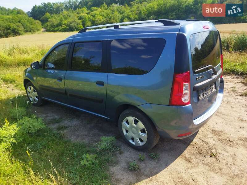 Седан Dacia Logan 2009 в Бершади