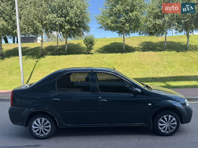 Седан Dacia Logan 2006 в Києві