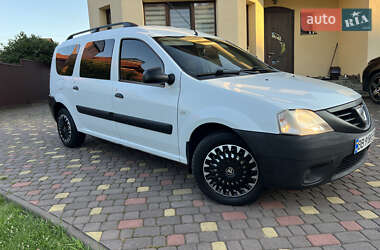 Седан Dacia Logan 2011 в Львове